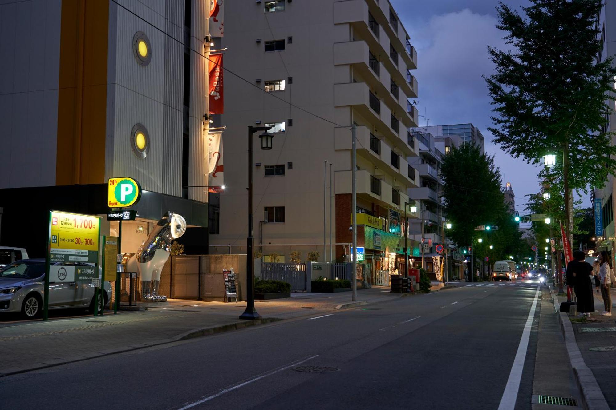 WeBase Hakata Hostel Fukuoka  Bagian luar foto